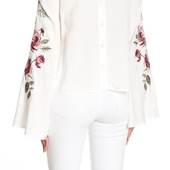 Cupcakes & Cashmere Button Back Aldona Embroidered Floral Flare Top - Picture 10 of 13